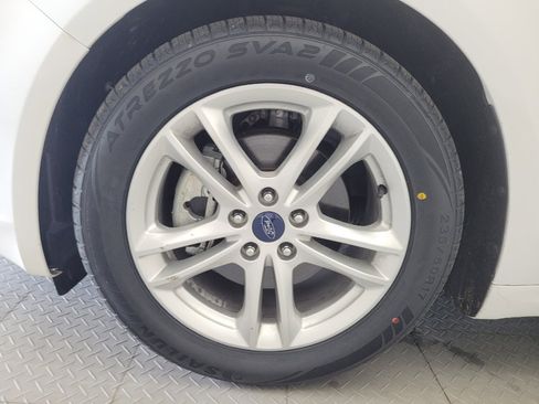 Used 2018 Ford Fusion SE FWD image 31