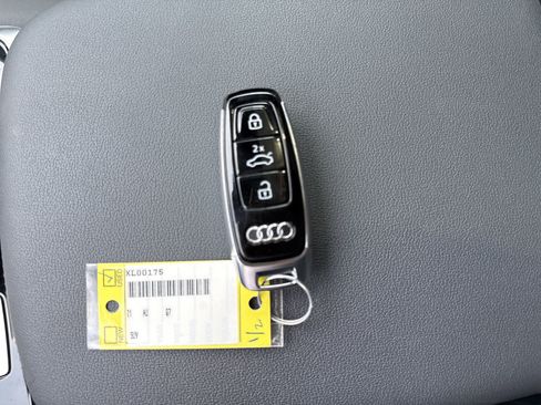 Used 2021 Audi Q7 3.0T Premium w/ Convenience Package AWD/4WD image 38