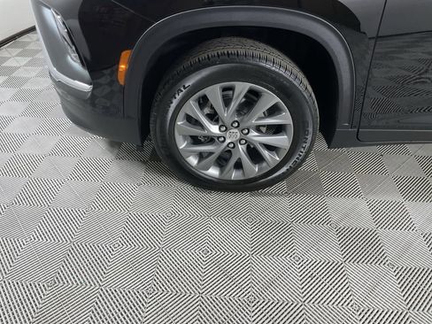 Used 2025 Buick Enclave Preferred image 32