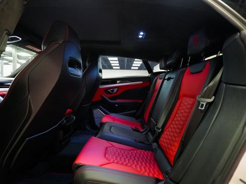 Used 2021 Lamborghini Urus image 10