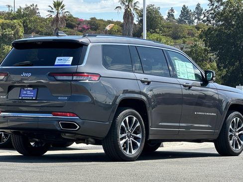 Used 2022 Jeep Grand Cherokee L Overland w/ Advanced Protech Group III AWD/4WD image 3