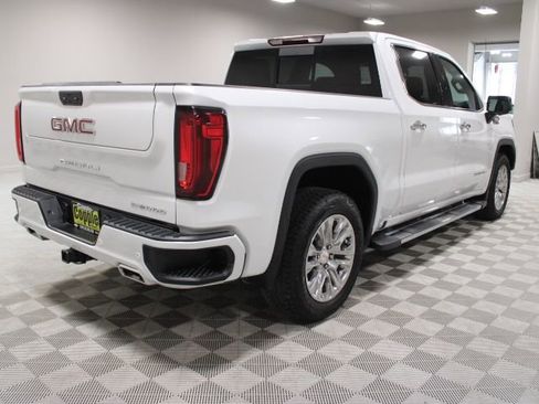 Used 2022 GMC Sierra 1500 Denali w/ Driver Alert Package II AWD/4WD image 11