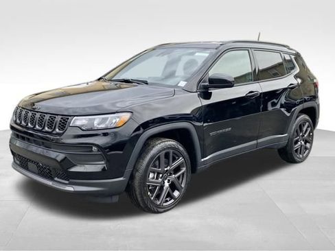 New 2026 Jeep Compass Latitude image 3