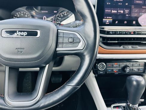 Used 2022 Jeep Compass Limited image 15