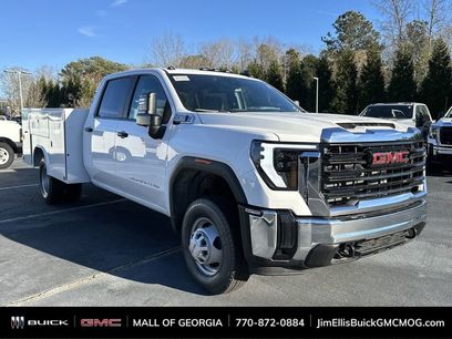 New 2025 GMC Sierra 3500 Pro w/ Convenience Package