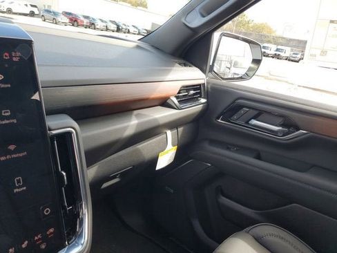 New 2026 GMC Yukon XL Denali w/ Sun & Power Step Package AWD/4WD image 25