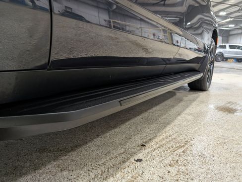 Used 2023 Chevrolet Suburban RST image 10