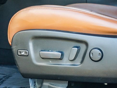 Used 2017 Toyota Highlander Limited image 23