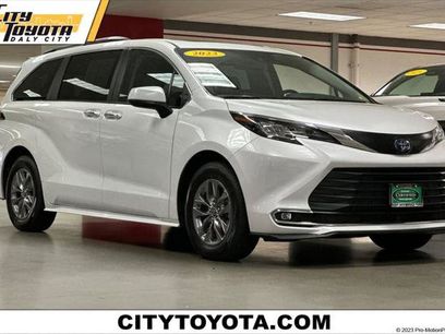 Certified 2023 Toyota Sienna XLE