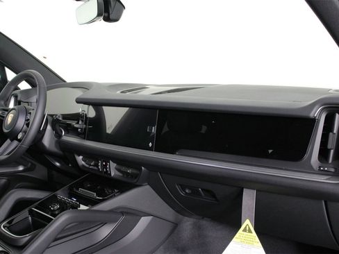 New 2026 Porsche Cayenne image 15
