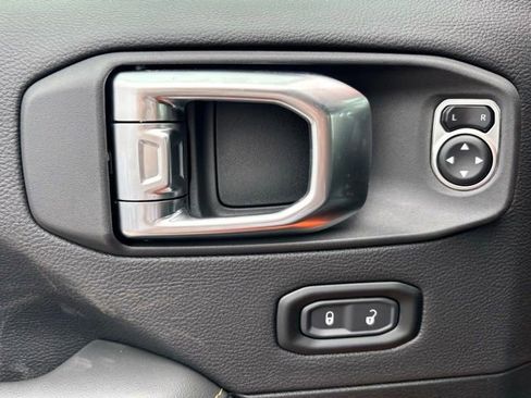 New 2025 Jeep Wrangler Unlimited Rubicon 392 image 9