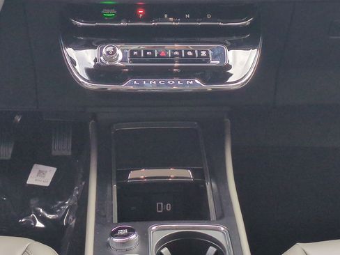 New 2026 Lincoln Corsair Premiere image 19