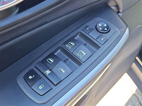 Used 2022 Jeep Cherokee Latitude Lux image 25