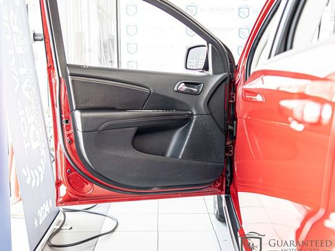 Used 2020 Dodge Journey Crossroad FWD image 31