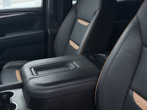 Used 2023 GMC Yukon AT4 image 25