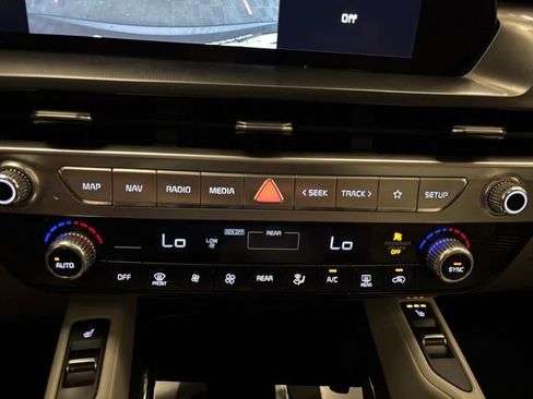 Certified 2023 Kia Telluride S w/ S Sunroof Package AWD/4WD image 19
