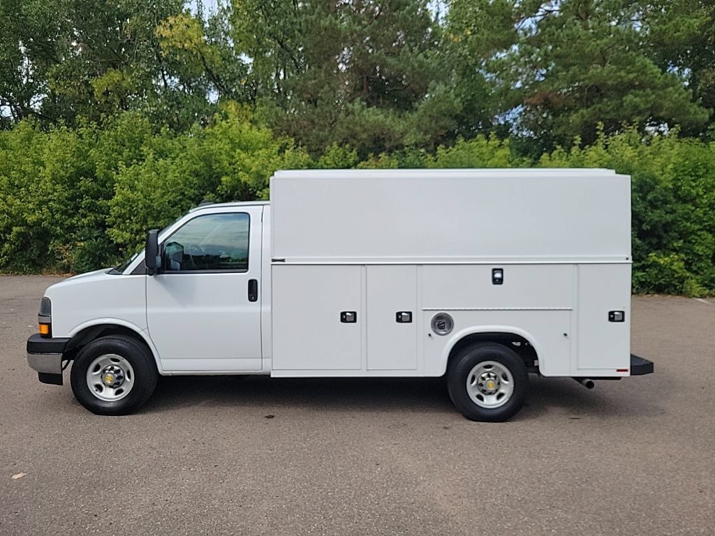 Used 2024 Chevrolet Express 3500 w/ Power Convenience Package RWD image 16