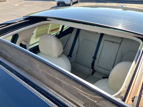 Used 2022 Kia Stinger GT2 image 22