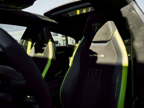 Used 2024 Lamborghini Urus Performante AWD/4WD image 49