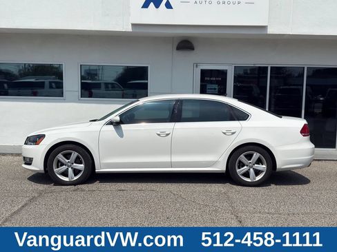 Used 2015 Volkswagen Passat 1.8T Limited Edition FWD image 4