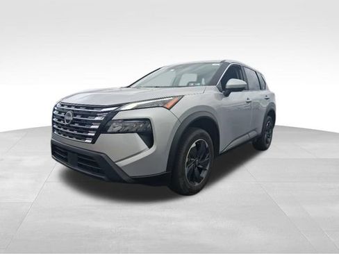 Used 2025 Nissan Rogue SV AWD/4WD image 4