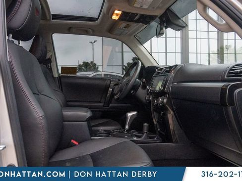 Used 2021 Toyota 4Runner TRD Off-Road Premium w/ Moonroof Package AWD/4WD image 25