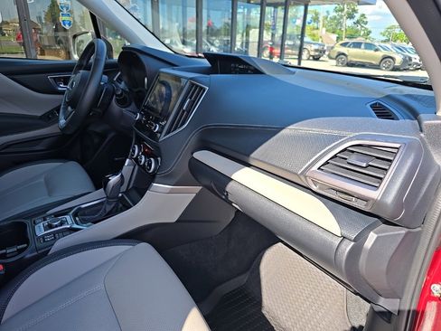 Used 2023 Subaru Forester Limited image 30