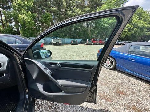 Used 2012 Volkswagen Golf 4-Door FWD image 28