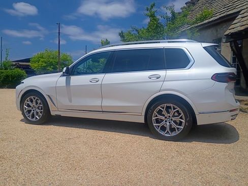 Used 2024 BMW X7 xDrive40i w/ Executive Package AWD/4WD image 6