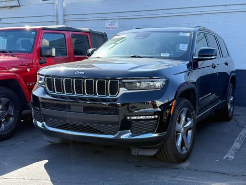 Used 2021 Jeep Grand Cherokee L Limited image 3