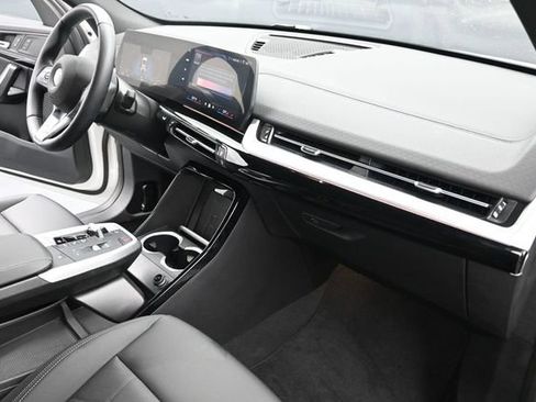 Used 2026 BMW X2 xDrive28i AWD/4WD image 25