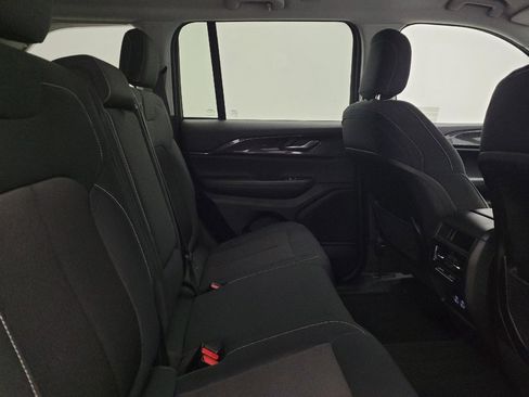 Used 2023 Jeep Grand Cherokee Laredo image 19