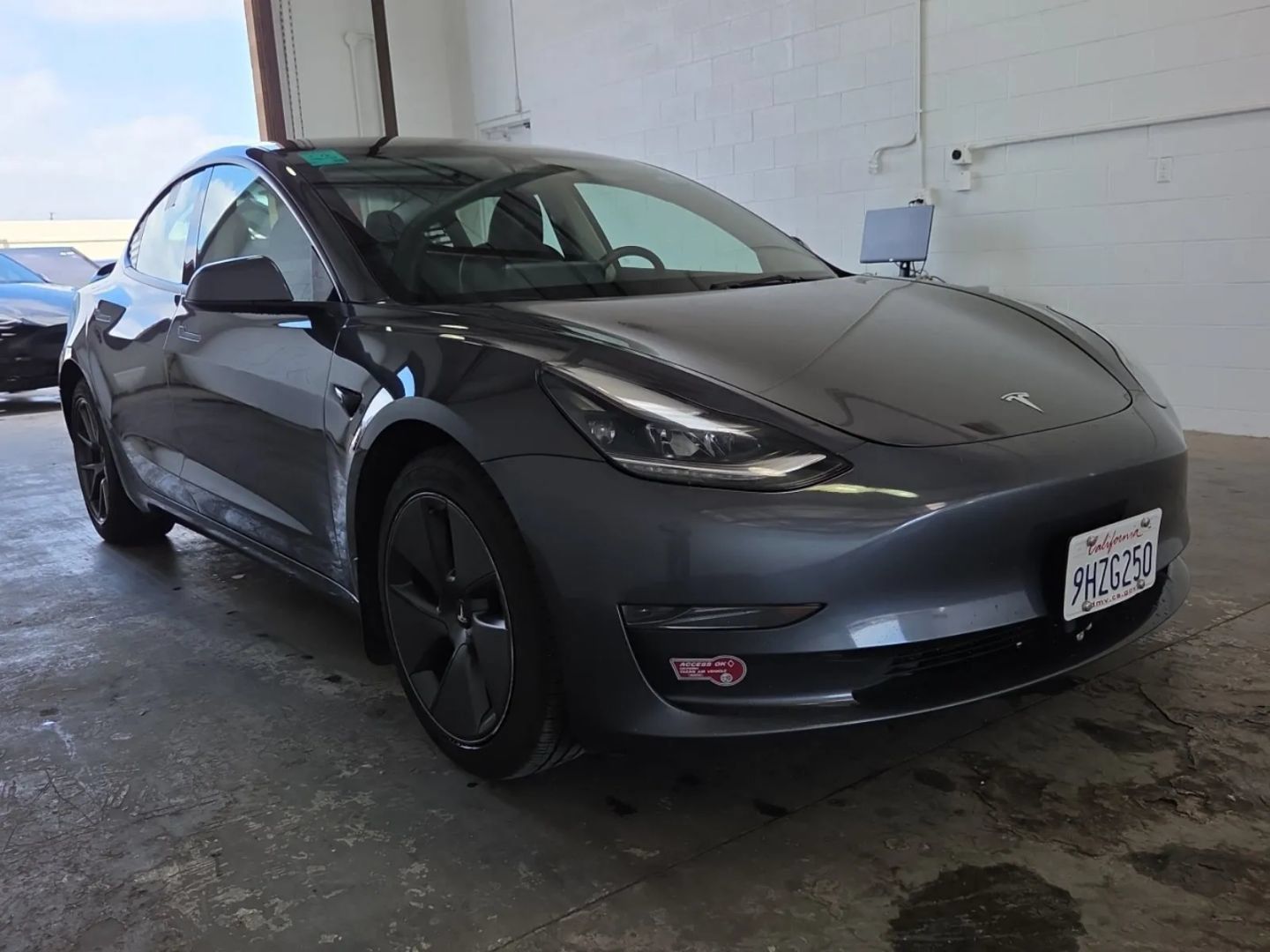 Used 2023 Tesla Model 3 Standard Range RWD image 2