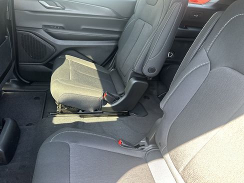 New 2025 Jeep Grand Cherokee L Laredo w/ Luxury Tech Group I image 19