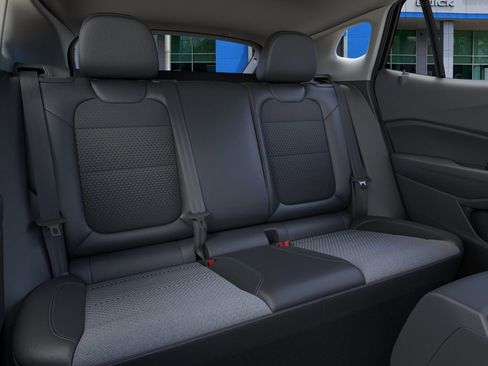 New 2026 Chevrolet Trax LT w/ Midnight Edition FWD image 17