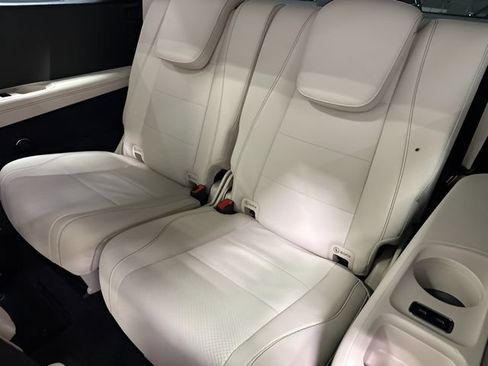 Used 2023 Mercedes-Benz GLS 450 4MATIC image 28