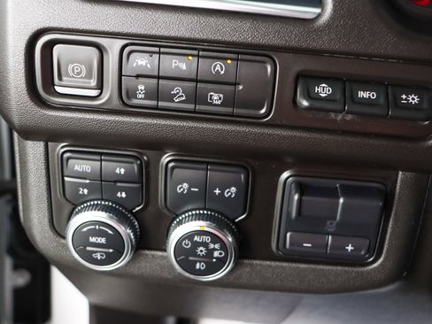 Used 2023 GMC Yukon XL AT4 image 23