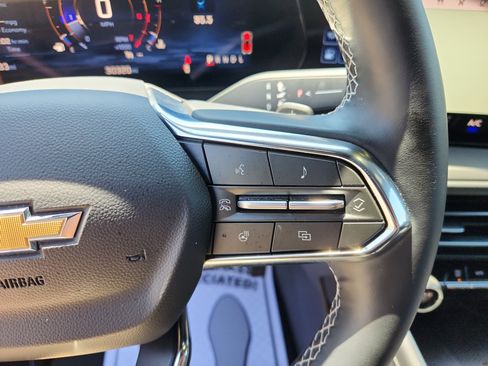 Used 2025 Chevrolet Traverse LT image 20