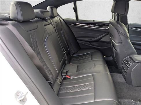 Used 2019 BMW M550i xDrive w/ Premium Package image 22