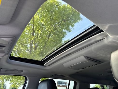 Used 2016 Cadillac Escalade ESV Premium RWD image 9