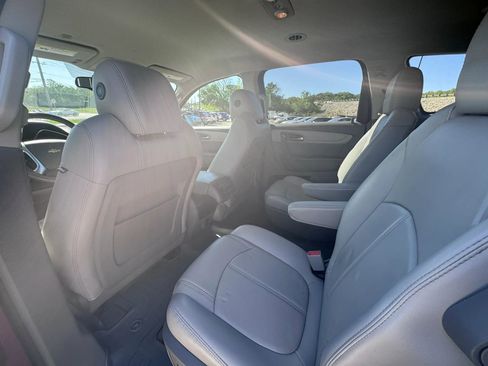 Used 2017 Chevrolet Traverse LT FWD image 20