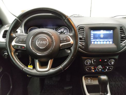 Used 2021 Jeep Compass Latitude FWD image 22