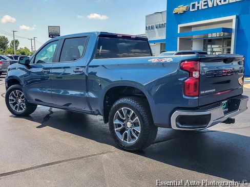 Used 2024 Chevrolet Silverado 1500 LT AWD/4WD image 9