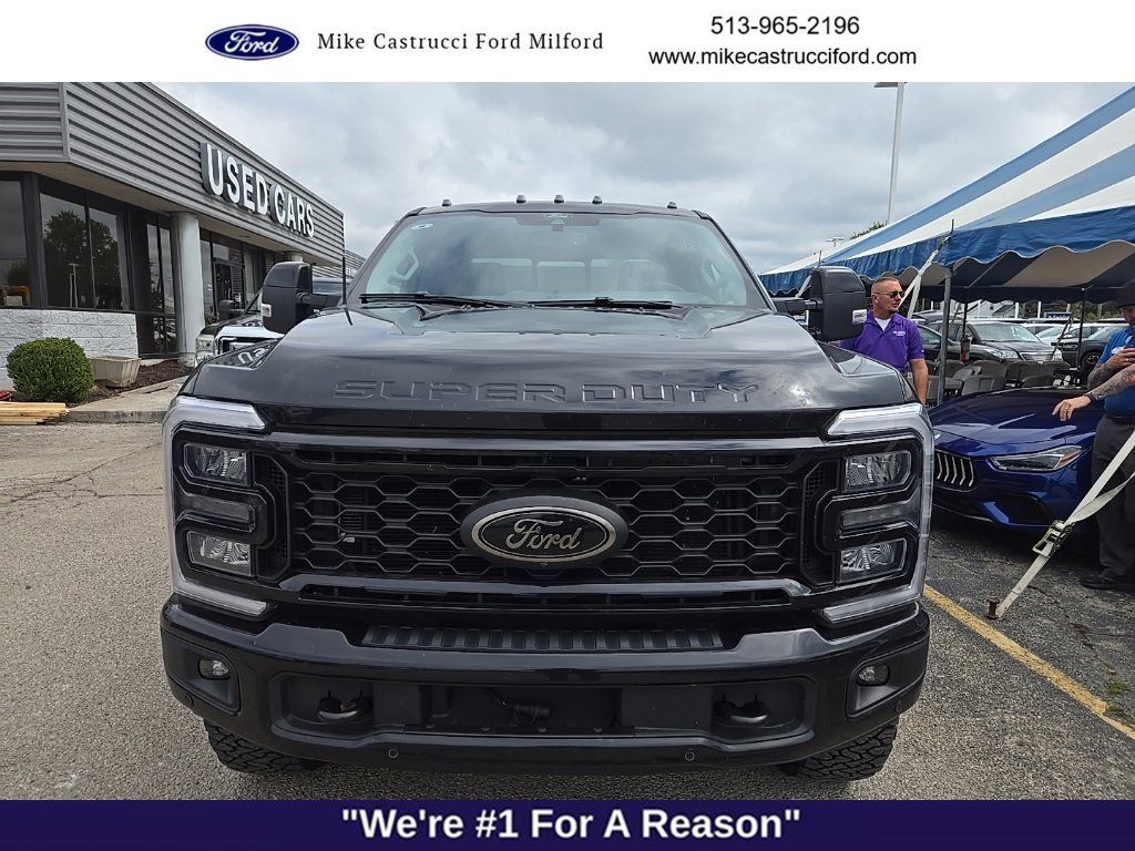Used 2025 Ford F350 Lariat w/ Lariat Ultimate Package AWD/4WD image 2