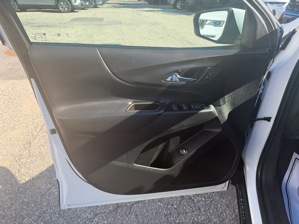 Used 2018 Chevrolet Equinox LT FWD image 11