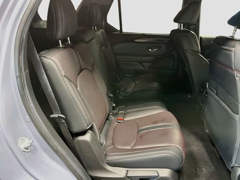 Used 2025 Honda Pilot Black Edition image 30