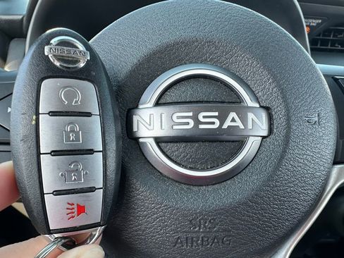 Used 2022 Nissan Kicks SR image 18