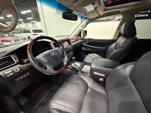 Used 2014 Lexus LX 570 4WD image 25