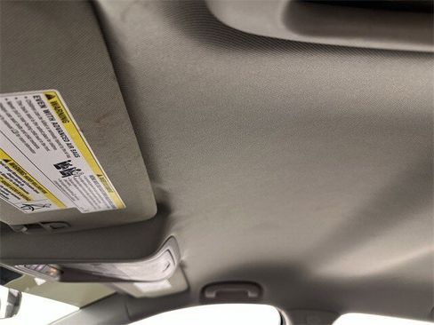 Used 2022 Cadillac XT4 Luxury w/ LPO, ONYX Package image 19