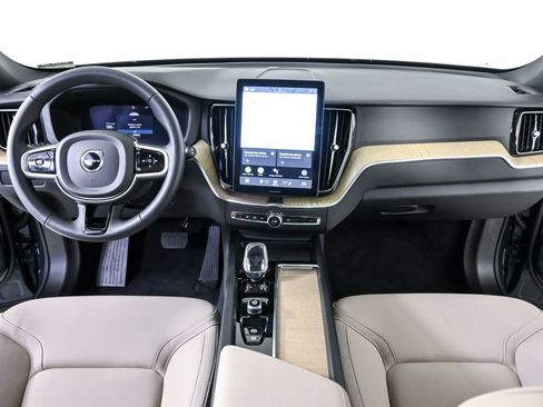 Certified 2026 Volvo XC60 B5 Core image 19